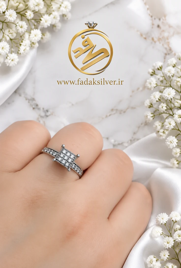 انگشتر نقره زنانه طرح نشان تاج مربعی